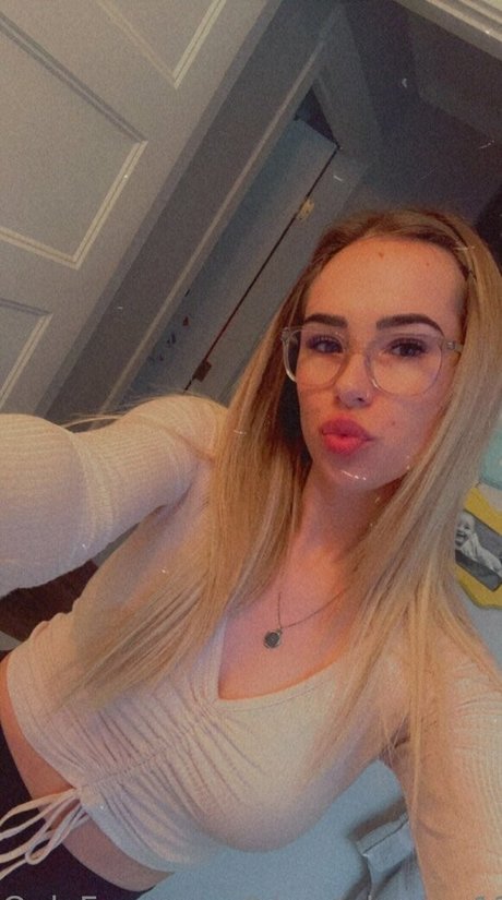 Nacktes geleaktes OnlyFans-Foto von Ashley Higginson