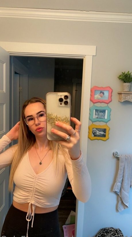 Nacktes geleaktes OnlyFans-Foto von Ashley Higginson