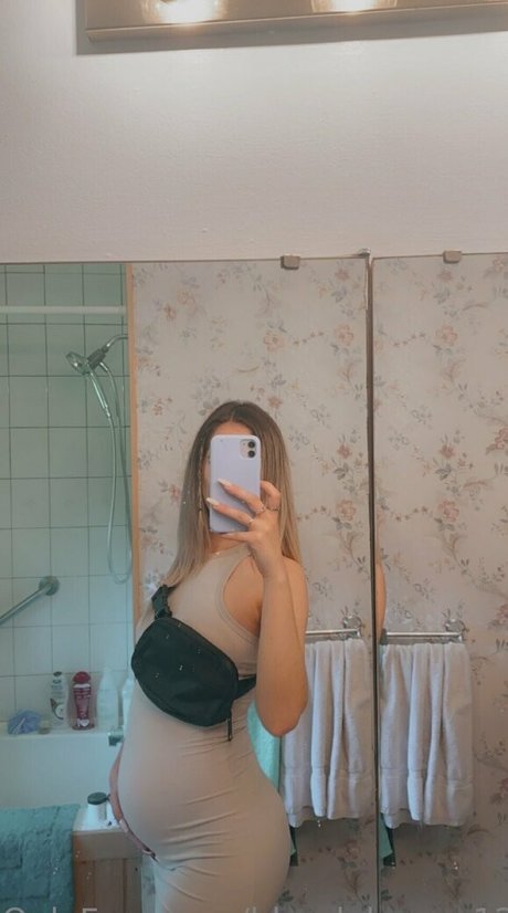 Nacktes geleaktes OnlyFans-Foto von Ashley Higginson