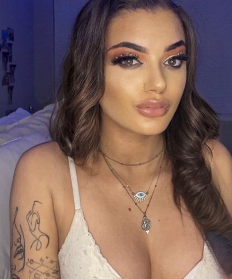 Nacktes geleaktes OnlyFans-Foto von Krystaleeliz