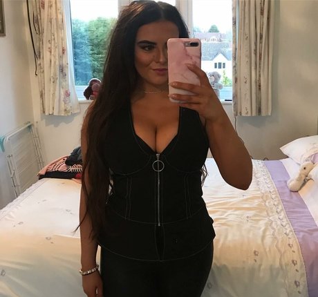 Nacktes geleaktes OnlyFans-Foto von Kirsty Brittain