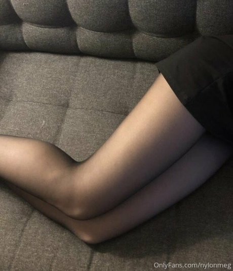 Nacktes geleaktes OnlyFans-Foto von Nylonmeg
