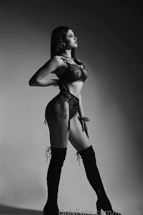 Nacktes geleaktes OnlyFans-Foto von Vikkiangel