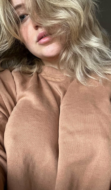 Nacktes geleaktes OnlyFans-Foto von Yourwhiterabbitt