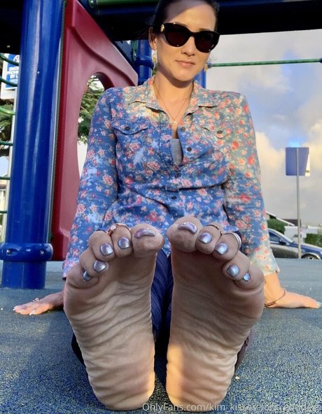 Nacktes geleaktes OnlyFans-Foto von Kimkissesfootgoddess