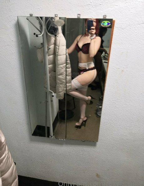 Nacktes geleaktes OnlyFans-Foto von Roxykitsune