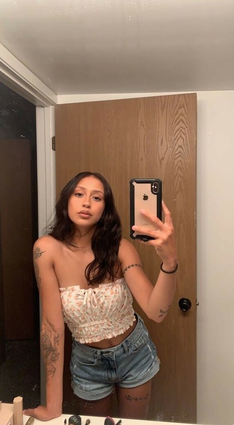 Nacktes geleaktes OnlyFans-Foto von Latina Beauties