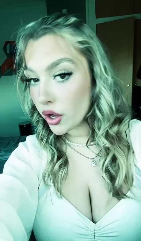 Nacktes geleaktes OnlyFans-Foto von Nell H
