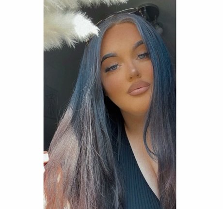 Nacktes geleaktes OnlyFans-Foto von Chloe Jade