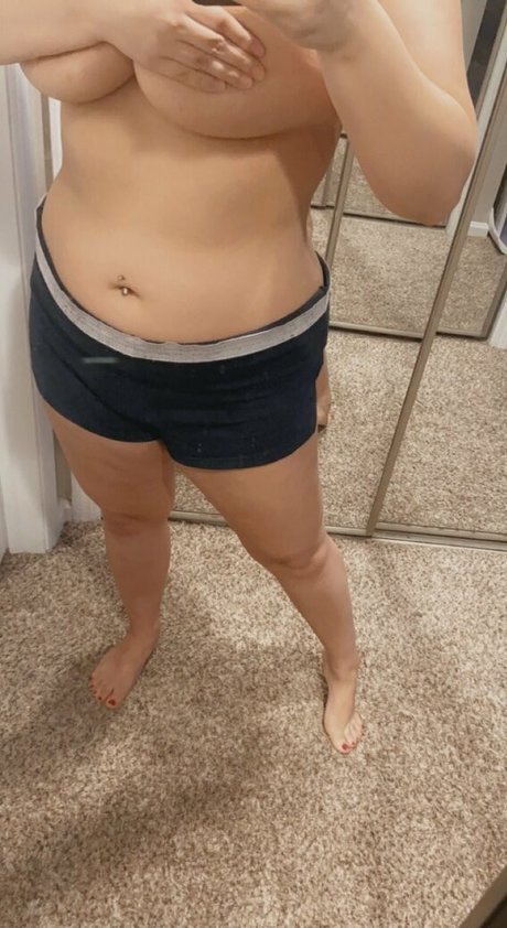 Nacktes geleaktes OnlyFans-Foto von Isabellaah