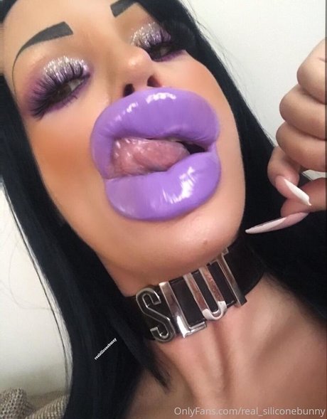 Nacktes geleaktes OnlyFans-Foto von Realsiliconebunny