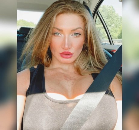 Nacktes geleaktes OnlyFans-Foto von Enrica Ademi