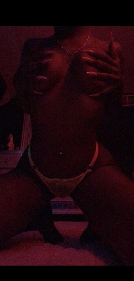 Nacktes geleaktes OnlyFans-Foto von Cocosiimone1