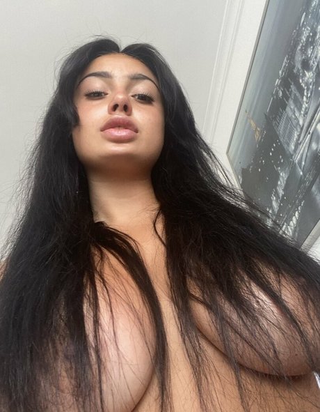 Nacktes geleaktes OnlyFans-Foto von Mia Rae