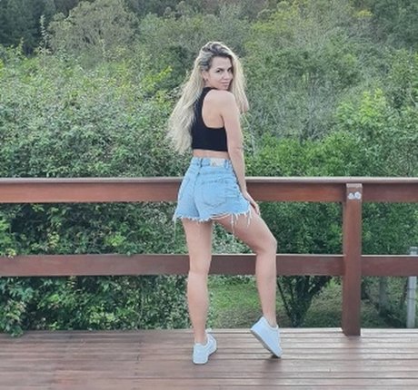Nacktes geleaktes OnlyFans-Foto von Daianablue