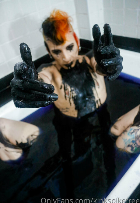 Nacktes geleaktes OnlyFans-Foto von Therubberdemonfree