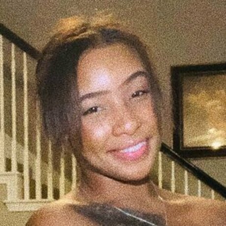 Nacktes geleaktes OnlyFans-Foto von Raynellemariah