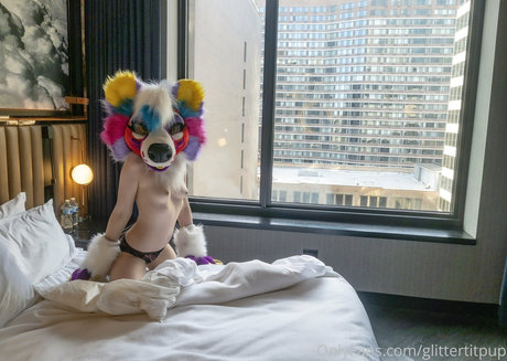 Glittertitpup