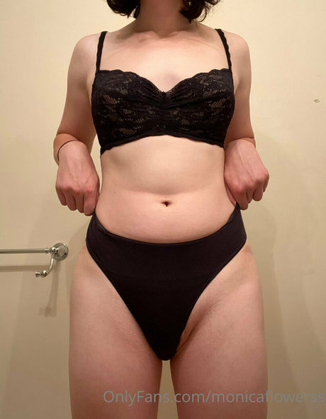 Nacktes geleaktes OnlyFans-Foto von Monicaflowerss