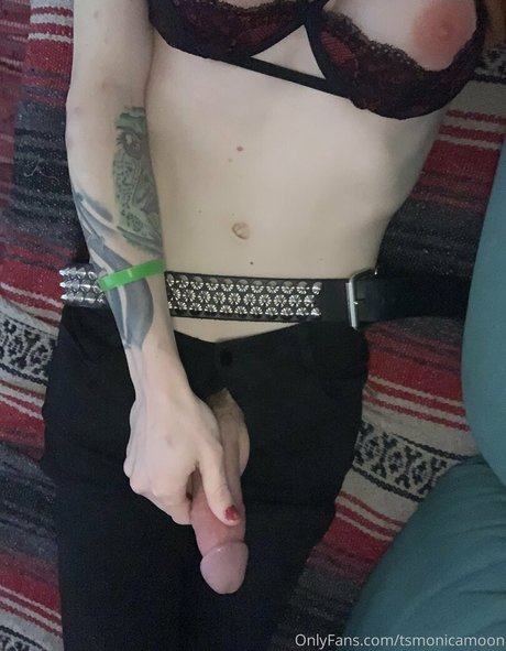 Nacktes geleaktes OnlyFans-Foto von Tsmonicamoon