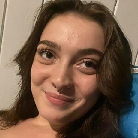 Nacktes geleaktes OnlyFans-Foto von Hotwifechar
