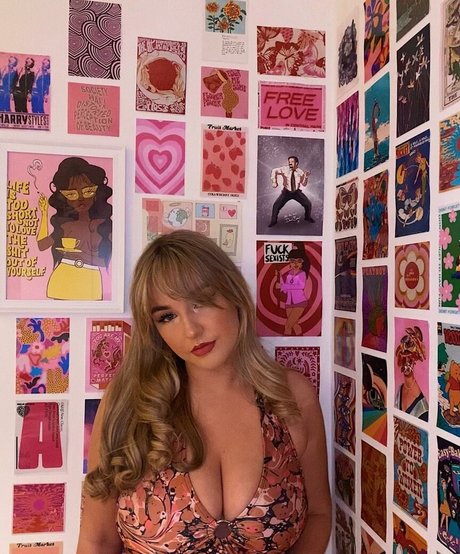 Nacktes geleaktes OnlyFans-Foto von Helayna Birkett