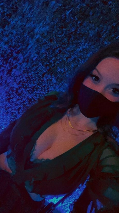 Nacktes geleaktes OnlyFans-Foto von Emiliansfw