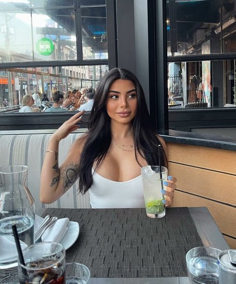 Nacktes geleaktes OnlyFans-Foto von Foreignbabie