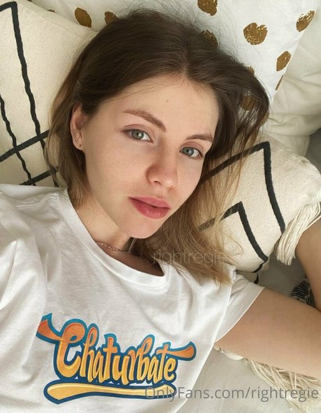Nacktes geleaktes OnlyFans-Foto von Rightregie