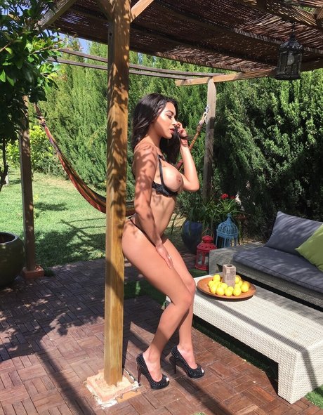 Nacktes geleaktes OnlyFans-Foto von Oliviaberzinc