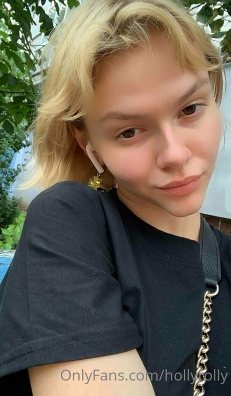 Nacktes geleaktes OnlyFans-Foto von Hollyrolly