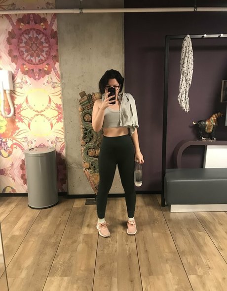 Nacktes geleaktes OnlyFans-Foto von Redlotti