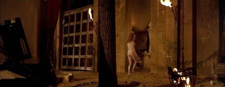Nacktes geleaktes OnlyFans-Foto von Jennifer Jason Leigh