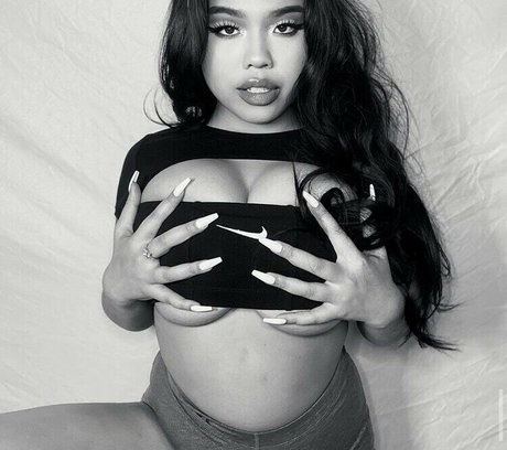 Nacktes geleaktes OnlyFans-Foto von Bobameena