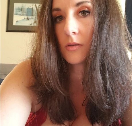 Mrs. Bella Curves