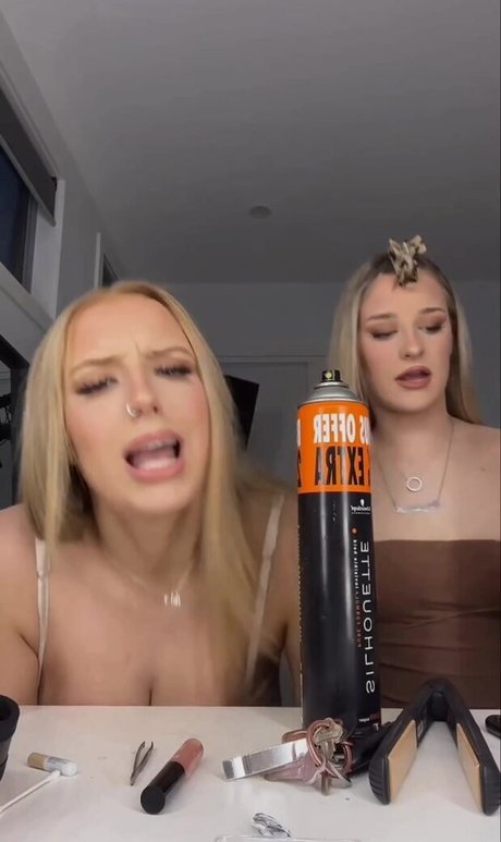 Nacktes geleaktes OnlyFans-Foto von Charlotte Page