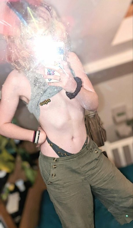 Nacktes geleaktes OnlyFans-Foto von Neriilune