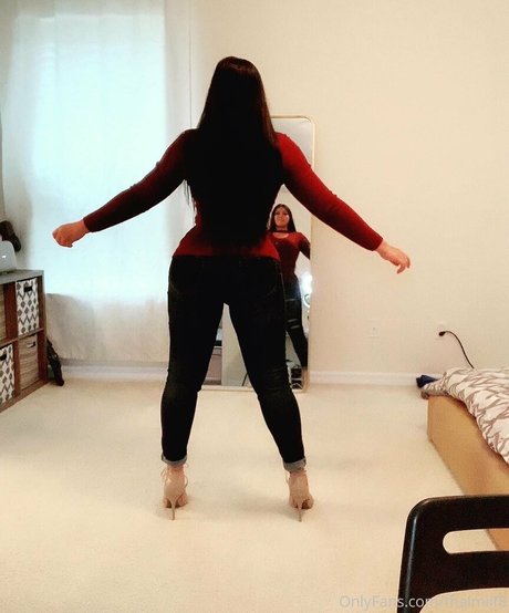 Nacktes geleaktes OnlyFans-Foto von Wildasianflower