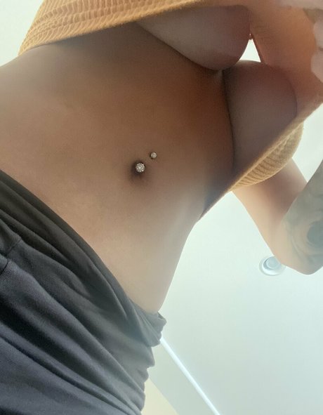 Nacktes geleaktes OnlyFans-Foto von Kandybarbiefree