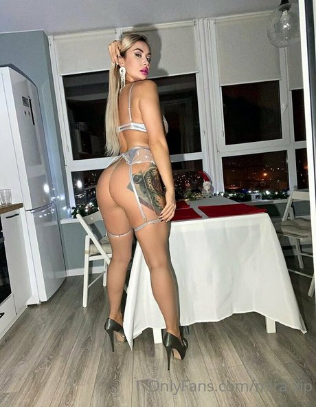 Nacktes geleaktes OnlyFans-Foto von Miravip