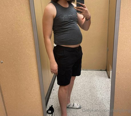 Nacktes geleaktes OnlyFans-Foto von Bellyking