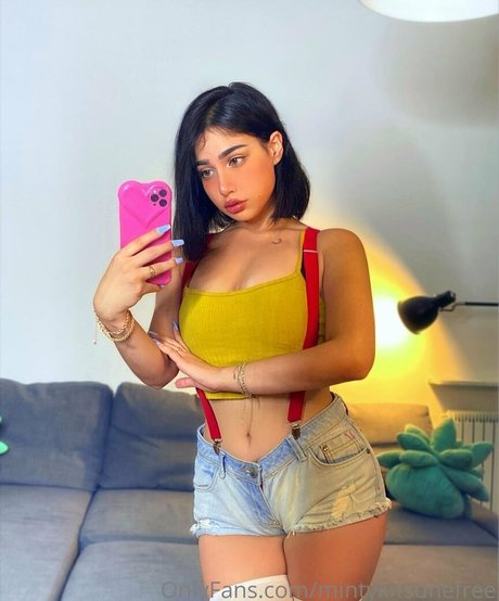 Nacktes geleaktes OnlyFans-Foto von Mintykitsunefree