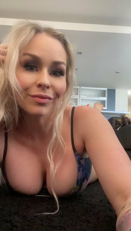 Nacktes geleaktes OnlyFans-Foto von Miss Anna Monroe