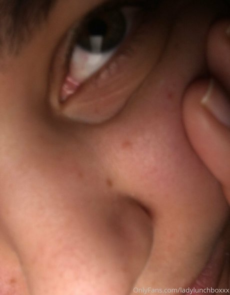 Nacktes geleaktes OnlyFans-Foto von Ladylunchboxxx