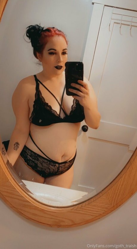 Nacktes geleaktes OnlyFans-Foto von Gothtraish