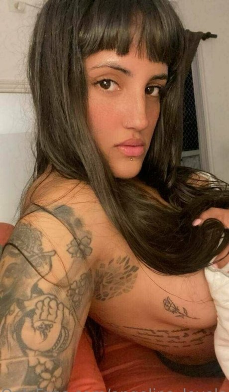 Nacktes geleaktes OnlyFans-Foto von Angelinalovelance