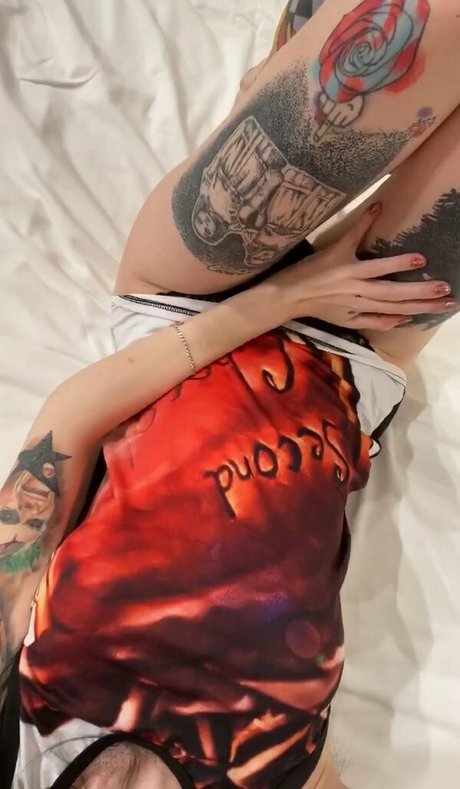 Angelica_dynamite
