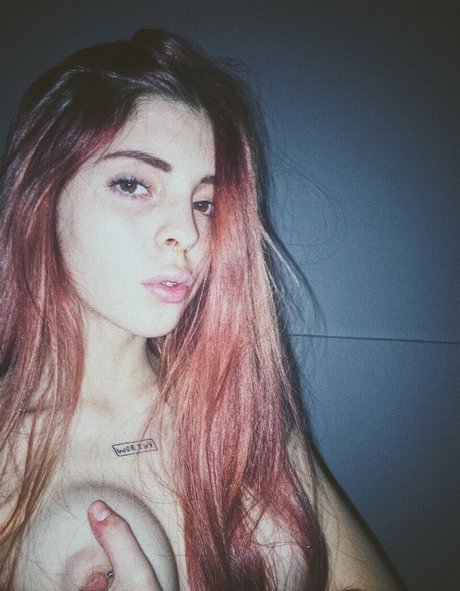 Nacktes geleaktes OnlyFans-Foto von Arielanotariana