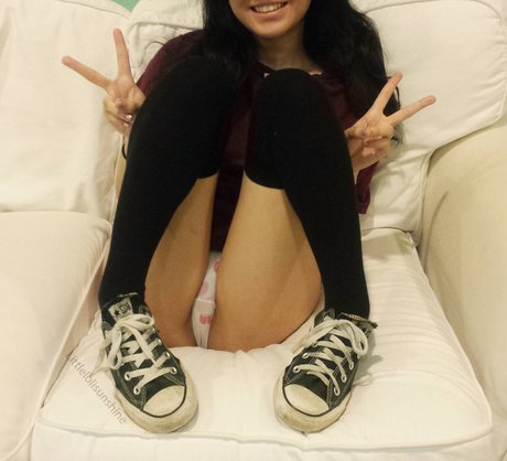 Nacktes geleaktes OnlyFans-Foto von Littlelolisunshine