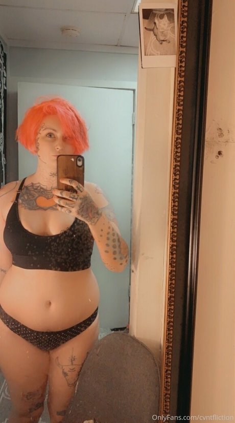 Nacktes geleaktes OnlyFans-Foto von Imjustbria